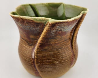 Low tulip vase