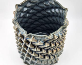 3D-Printed Ceramic Planter - Spiked Honeycomb Design, Modern Indoor Pot, Geometric Home Decor