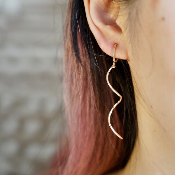 Gold dangle hoop clip on earrings spiral minimalist,Drop earrings for non pierced ears, Classy wavy dangling dangly earring for women