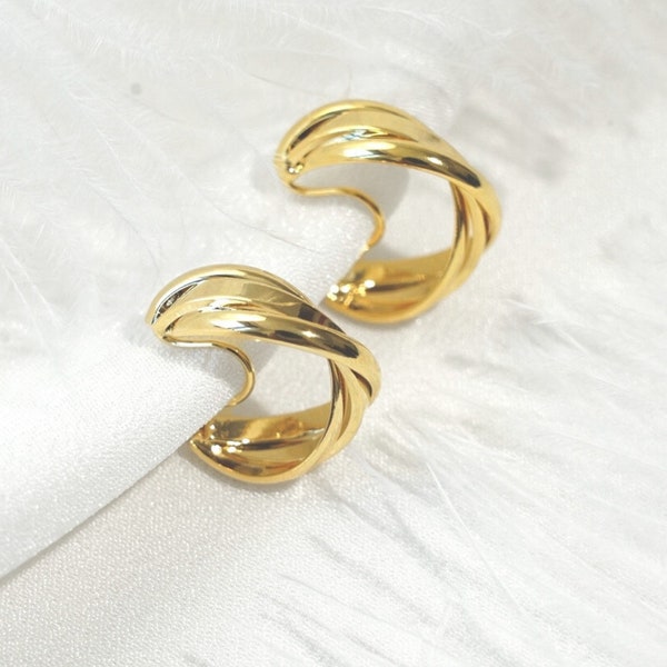 Clip On Earrings Minimalist Twisted Hoop Gold Sliver Simple Huggie | Invisible Pain Free Clip Coil Design | Non Pierced Ears | Jewelry Gift