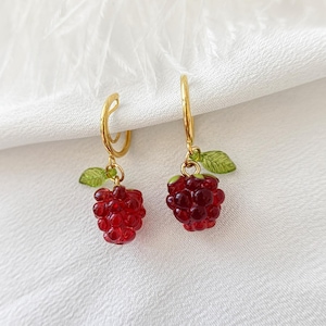 Raspberry Clip On Earrings Gold Hoop Earring Drop Pink Fruit Huggies, Dainty Fair Boho Ear Clips, Non Pierced Ears No Piercing Girl Earring imagem 11