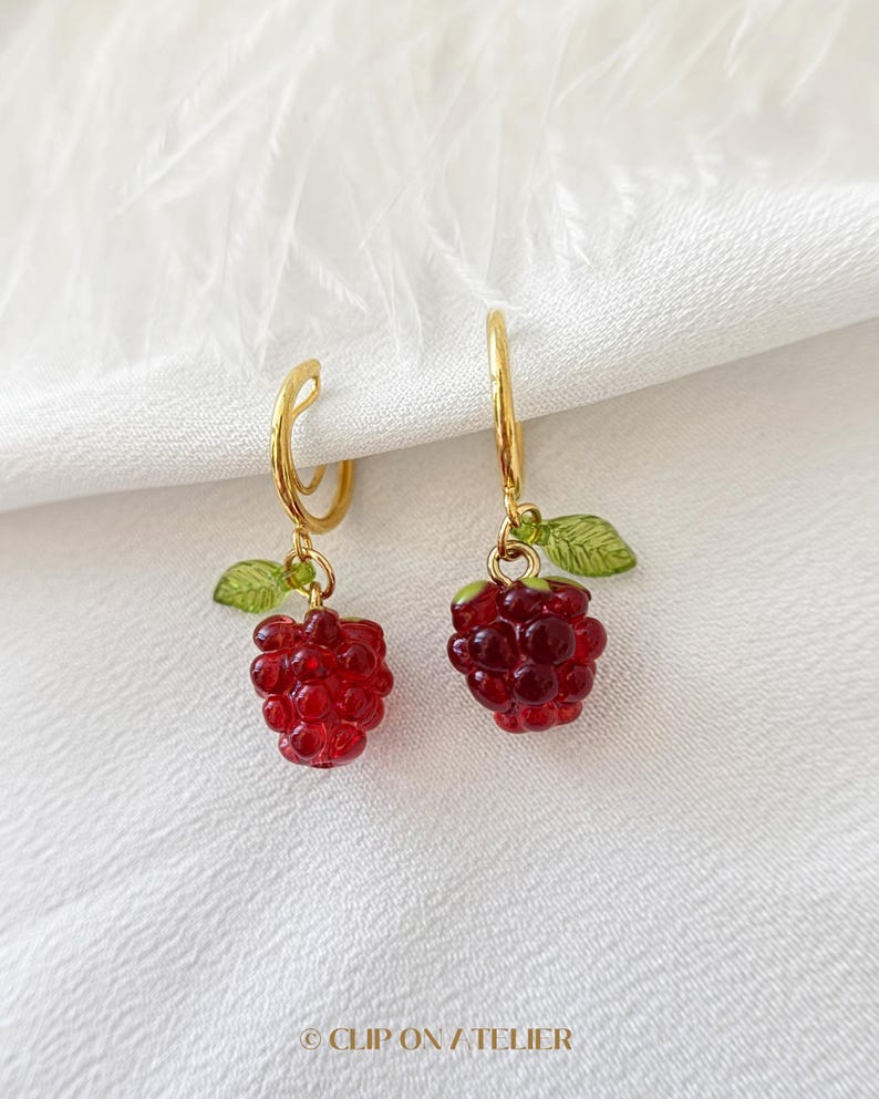 Raspberry Clip On Earrings Gold Hoop Earring Drop Pink Fruit Huggies, Dainty Fair Boho Ear Clips, Non Pierced Ears No Piercing Girl Earring imagem 11