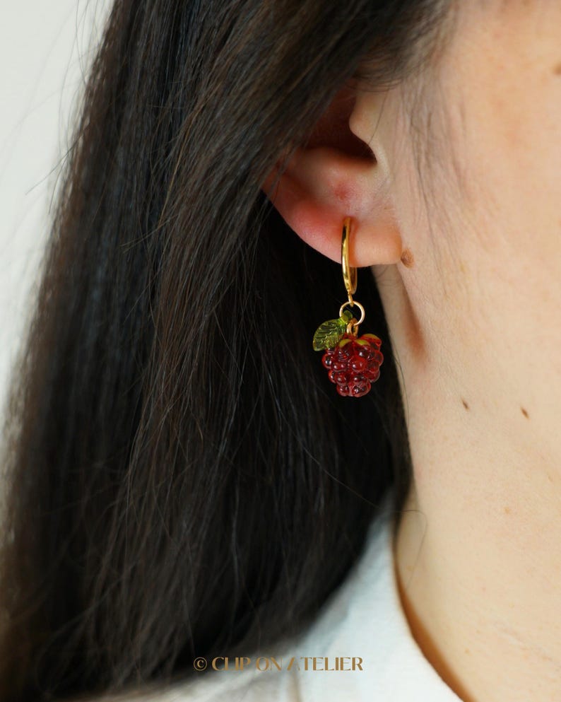 Raspberry Clip On Earrings Gold Hoop Earring Drop Pink Fruit Huggies, Dainty Fair Boho Ear Clips, Non Pierced Ears No Piercing Girl Earring imagem 7