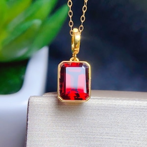 18k solid gold natural garnet pendant/gold emerald cut garnet necklace/Handmade bezel garnet jewelry/Unique garnet anniversary gift for her