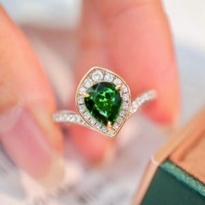 unique Tsavorite green garnet engagement ring in 18k white gold/handmade art deco tsavorite ring women birthstone anniversary gift for her