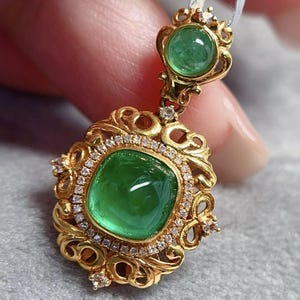 Luxurious vintage emerald pendant/18k white gold halo emerald necklace/Handmade Emerald wedding necklace/Art Deco emerald handmade jewelry