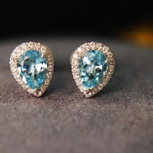 18k white gold real aquamarine studs/Halo aquamarine studs/Minimalist aquamarine studs/Dainty pear aquamarine earrings stud/trendy blue stud