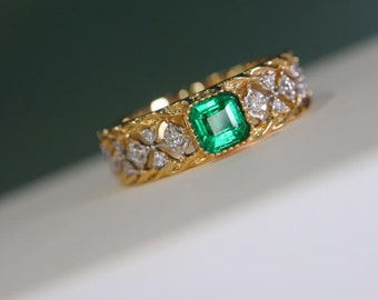 Vintage Handmade 18K Gold Emerald Ring: Diamond Wedding Band