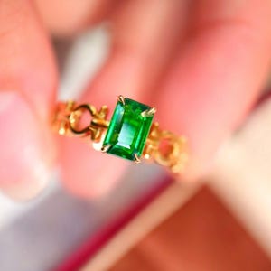 unique Tsavorite green garnet ring in 18k rose gold/handmade art deco tsavorite engagement ring women birthstone anniversary gift for her