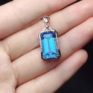 18k rose gold Swiss blue topaz pendant/statement topaz birthstone jewelry/Oval topaz necklace/Handmade mother's day gift for anniversary