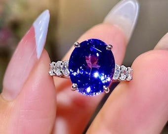Natural Tanzanite ring in 18k solid white gold/Tanzanite engagement ring for bride wedding ring/handmade dainty Tanzanite ring with diamonds