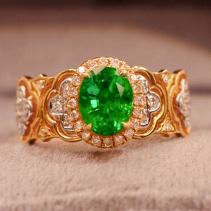 High end Emerald Ring in 18k gold/Unique Art Deco Emerald Ring/Personalized emerald Ring for Her/Handmade real Emerald ring/Custom emerald