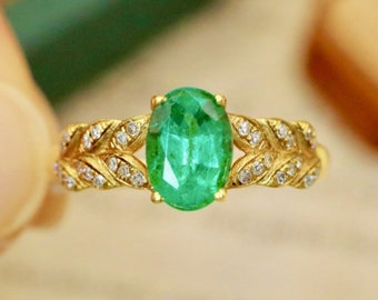 Vintage 18K Gold Emerald Ring: Natural Twig Design, Handmade