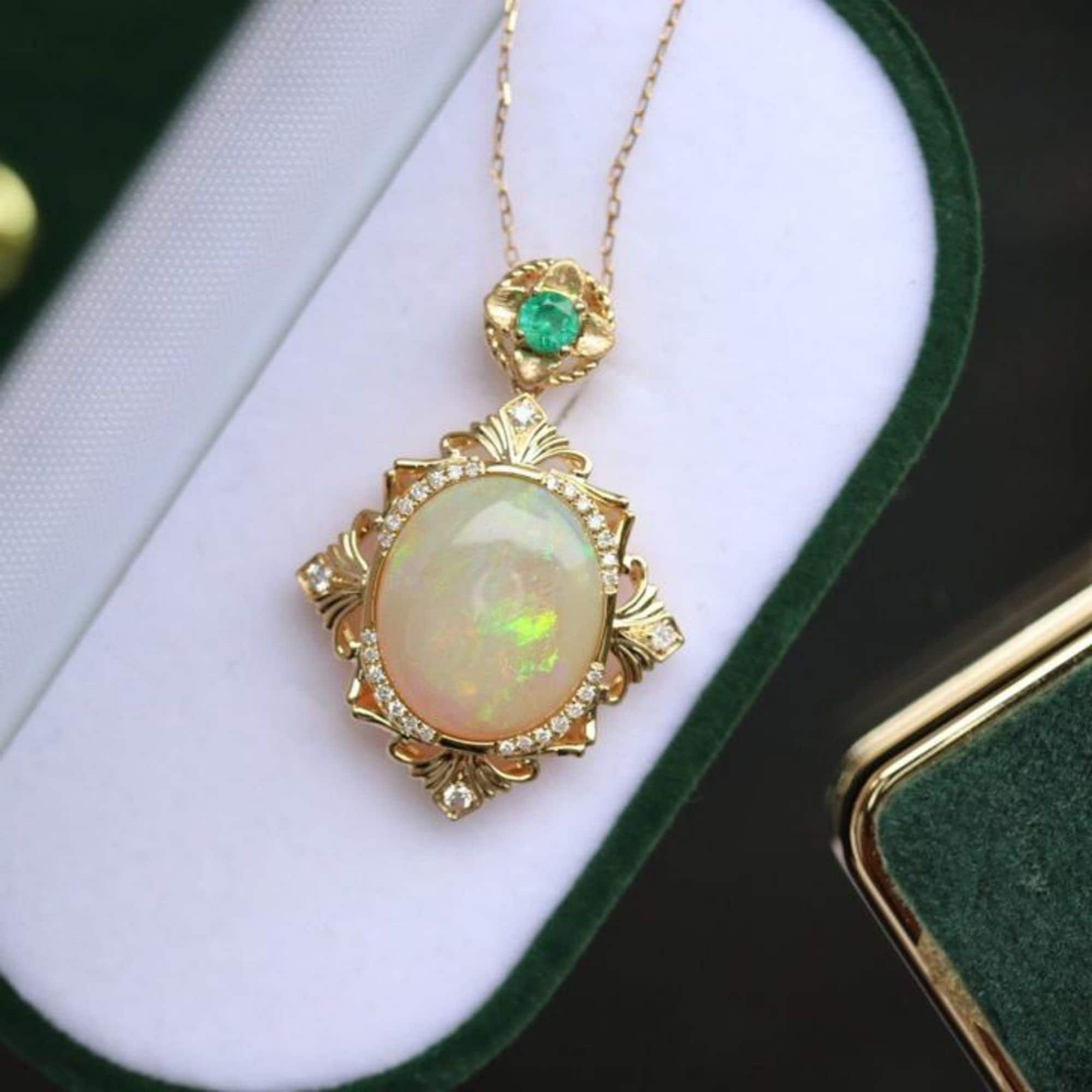 Vintage opal pendant/Australian opal necklace/18k gold opal pendant emerald/Art Deco opal pendant/Handmade opal jewelry/Real Opal necklace