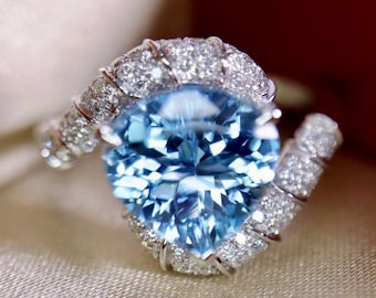 High end 18k white gold Santa Maria aquamarine ring/Oval aquamarine ring women/Diamond aquamarine engagement ring/Luxurious aquamarine ring