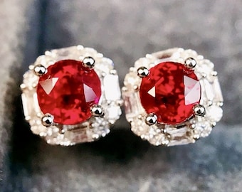 Orecchini a bottone con rubino in oro bianco 18 carati: orecchini a bottone con rubino e diamanti/regalo di gioielli raffinati con rubino naturale non trattato
