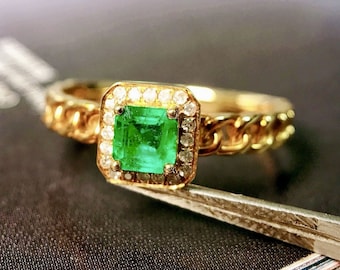 Diamond Halo Emerald Ring/Unique Emerald Ring in 18K Gold/Personalized emerald Ring for Her/Handmade real Emerald ring/Custom Ring for her