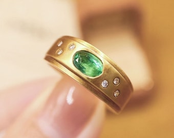 Handmade Oval Emerald & Diamond 18k Gold Band Ring