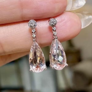 Pedido personalizado para Lillian: morganita de 7 quilates engastada en oro blanco de 18 quilates, utilizando el diseño de la tienda AM (diferencia de precio de 1300).