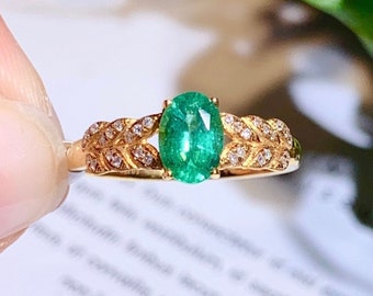 Vintage 18K Gold Emerald Diamond Ring: Handmade Floral Jewelry