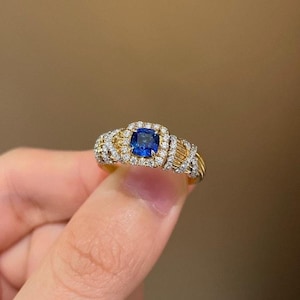 Unique natural cornflower sapphire women ring/Halo vintage sapphire engagement ring for her/handmade fine jewelry/custom cushion sapphire