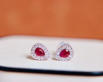 Orecchini a bottone minimalisti con rubino/orecchini a bottone con rubino naturale in oro bianco 18k/orecchini a bottone con rubino con alone di diamanti/orecchini a bottone con rubino delicati/orecchini a bottone con rubino da donna in stile Art Déco moderno