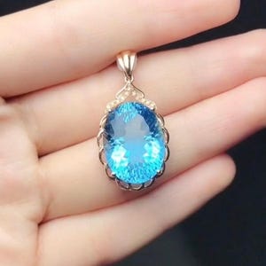 18k rose gold Swiss blue topaz pendant/statement topaz birthstone jewelry/Oval topaz necklace/Handmade mother's day gift for anniversary