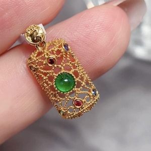 natural emerald pendant in solid 18k gold/vintage emerald necklace/diamond art deco emerald jewelry gift for women/Her birthday anniversary