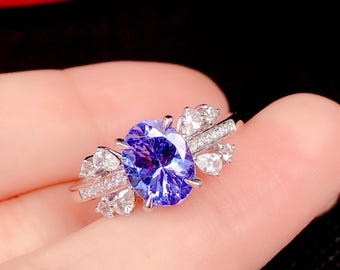 Natural Tanzanite ring in 18k solid white gold/Tanzanite engagement ring for bride wedding ring/handmade dainty Tanzanite ring with diamonds
