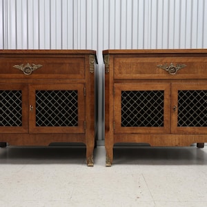 Pair Henredon French Provincial Louis XV Walnut Nightstands Vintage Find