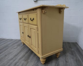 アメリカ　ビンテージ　クリームイエロー　ウィッカーシェルフ Nichols & Stone Provence Collection Server - Distressed Antique