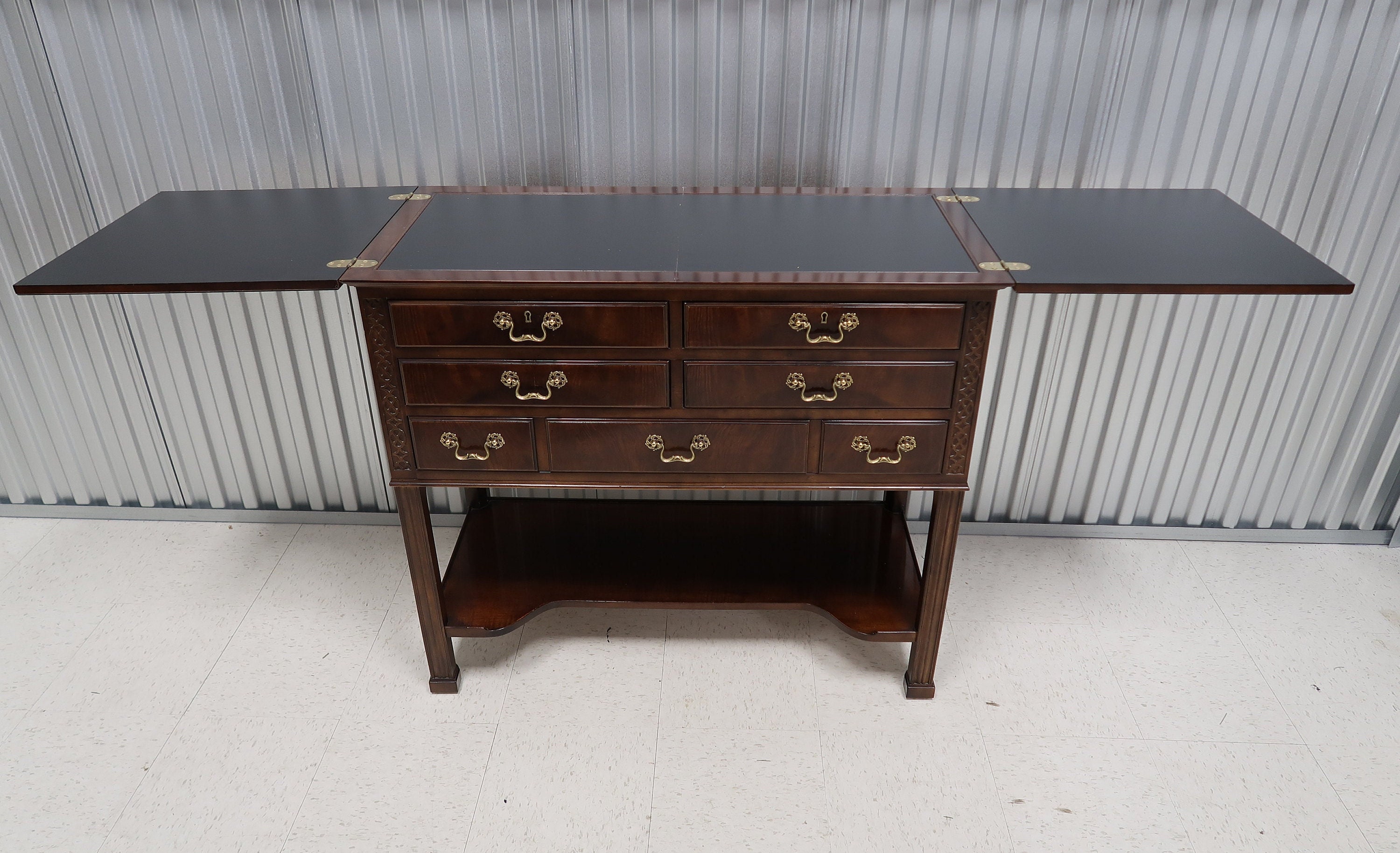 Henredon Aston Court Mahogany Chippendale Server With Gallery
