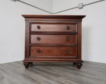 Thomasville Ernest Hemingway "Key West" Bachelor Chest Nightstand Vintage find