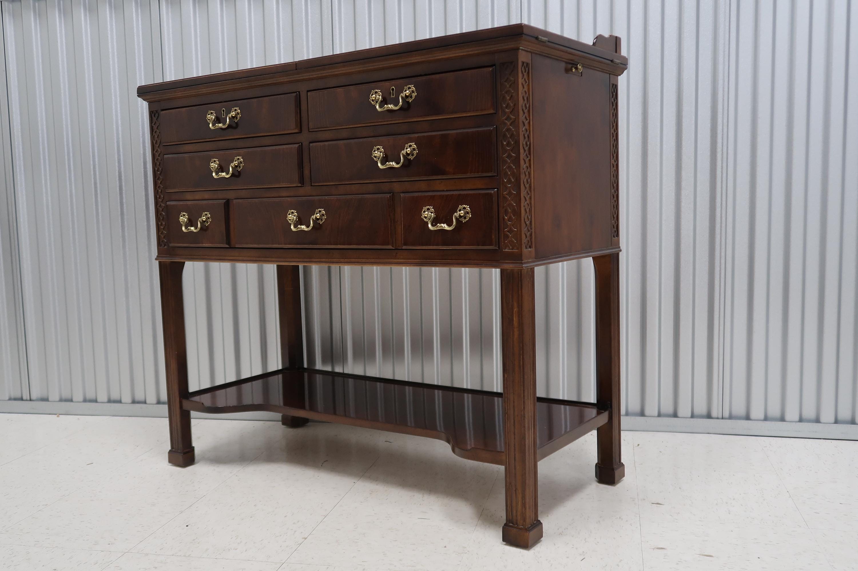Henredon Aston Court Mahogany Chippendale Server With Gallery