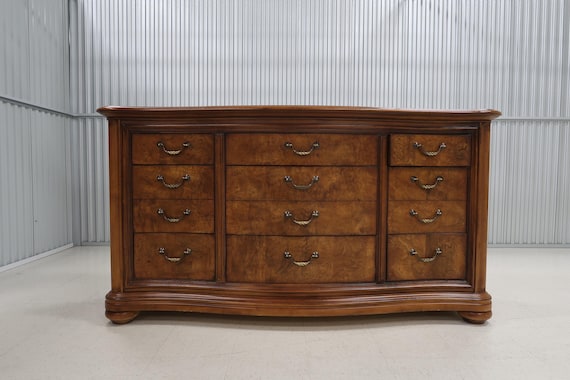 vintage thomasville 9 drawer dresser Vintage Thomasville Nine Drawer Bedroom
