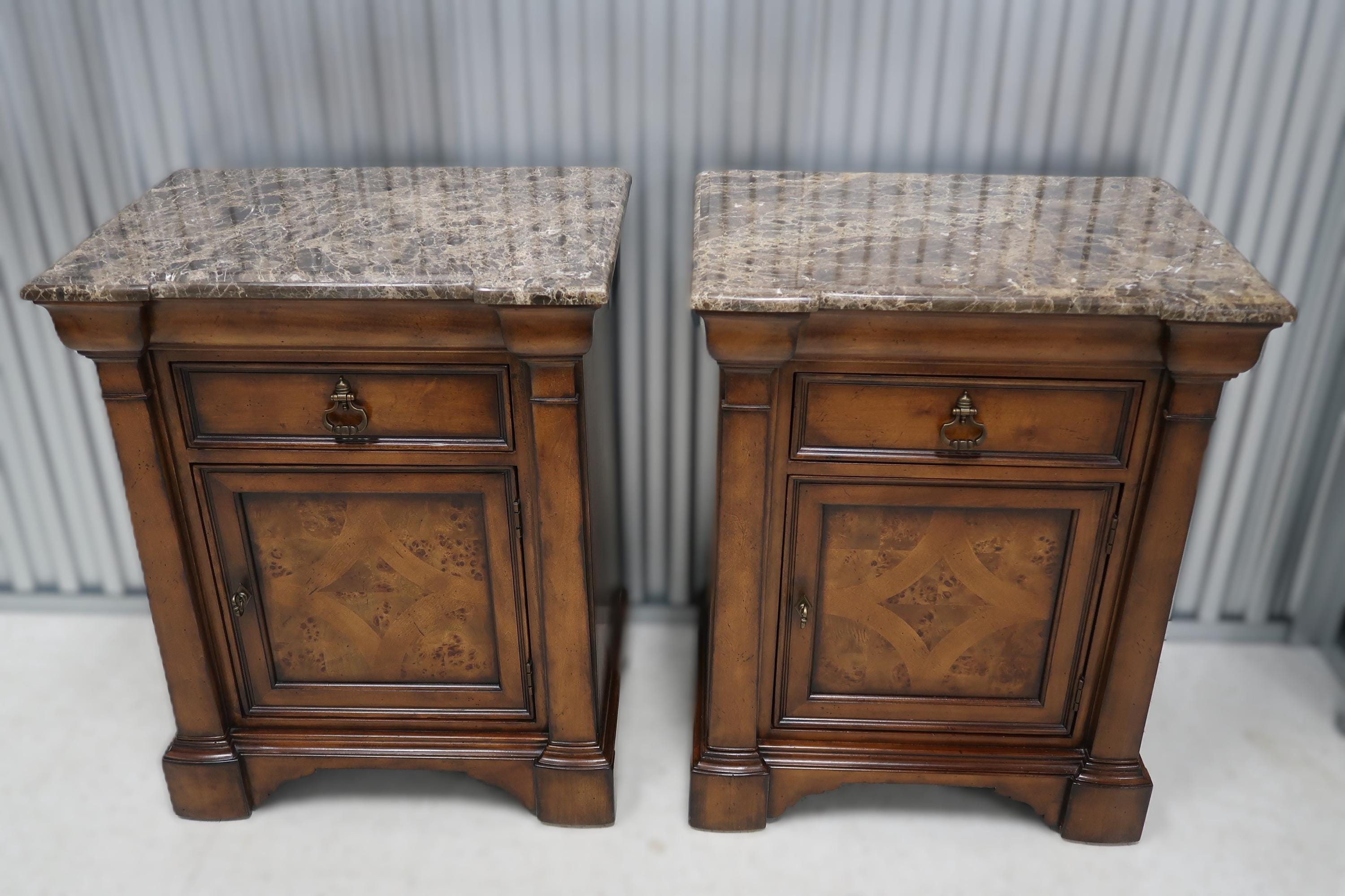 送料込み　vintage thomasville ナイトテーブル Pair Thomasville Tall Louis Philippe Marble Top Nightstands