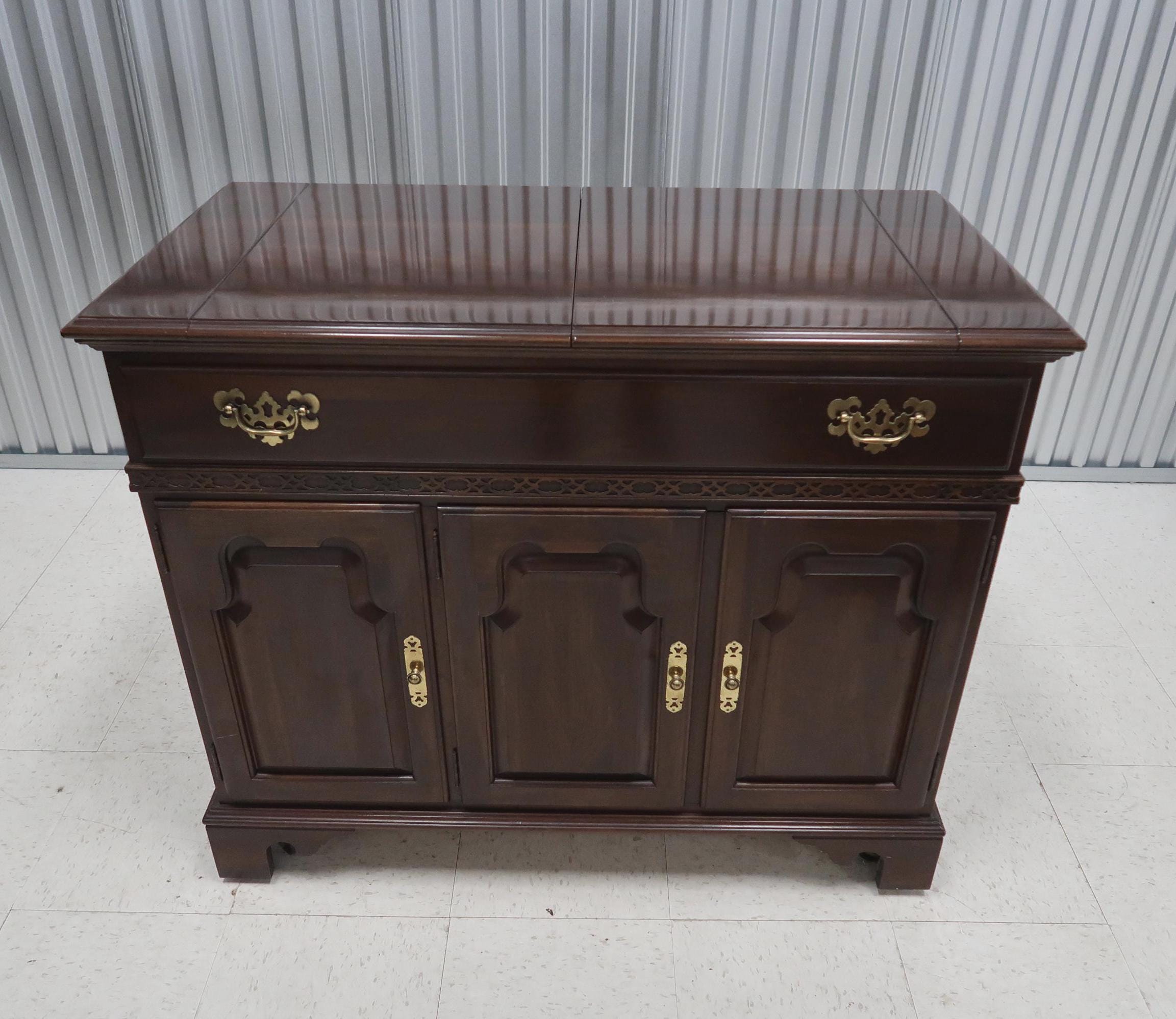 Ethan Allen Georgian Court Vintage Cabinet Server/buffet