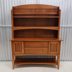 Thomasville '' Impressions'' Cherry Sideboard With Hutch Vintage Find