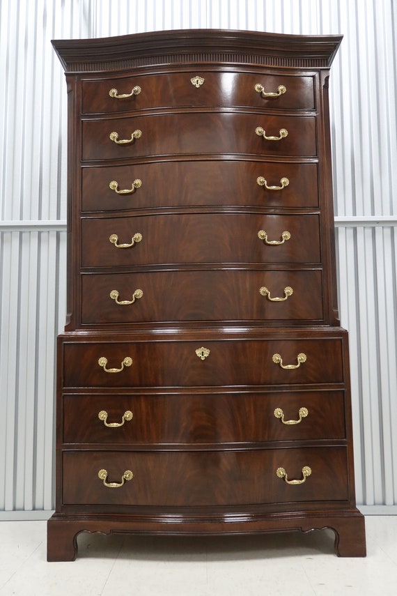 DREXEL HERITAGEのチェスト Drexel Heritage Heirloom Flame Mahogany Serpentine Chest Vintage