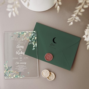 Invitación de boda acrílica botánica con sobre verde / Invitación transparente personalizada
