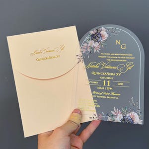 Zaproszenie na Quinceanera, Eleganckie zaproszenie na Quinceañera, Karta RSVP, Złote zaproszenie, Sweet Sixteen, Niestandardowe zaproszenie akrylowe