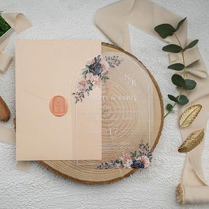 Transparente Hochzeitseinladung mit goldenen Details, ideal für Hochzeitsankündigungen, spezielles Andenken