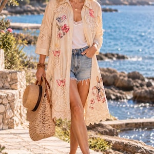 Magnolia Love krämfärgad bomull långskjorta Duster Coverup fågel hjort uggla fjäril virkad cottagecore mori boho pärla OOAK en storlek plus