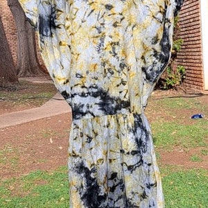 Adire Baumwolle Maxikleid, Adire Kleid Stile, Adire Kaftan Stile, Adire Baumwolle Bubu Stile für Damen, Adire Tie-Dye Kleid.