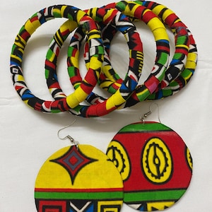 5 Fashion wood Bangles and earing wrapped in African print wrap/ bracelet and earing Ankara print/ gift for her.