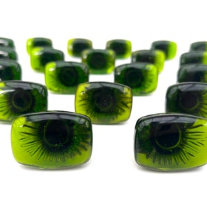 25 vintage Forrest-groene glazen kastknoppen: MCM messing ladegrepen