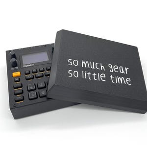 Elektron SKYDDSHOLDER - "Så mycket utrustning - så lite tid" - för Digitakt, Syntakt, Digitone