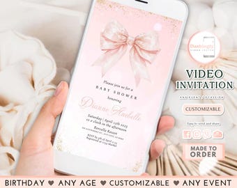 Può includere: Un invito digitale video rosa e oro con un grande fiocco rosa e glitter. Il testo recita "Si prega di unirsi a noi per un Baby Shower in onore di Dianne Anebelle. Sabato 12 aprile 2025, alle 10 del pomeriggio, Borcelle Resort, Any City, NY 12345. RSVP entro il 5 aprile 2025. Registrato al 1334 Market."