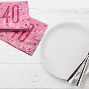 40th Birthday Party Napkins: Pink Polka Dot Decorations (x16)