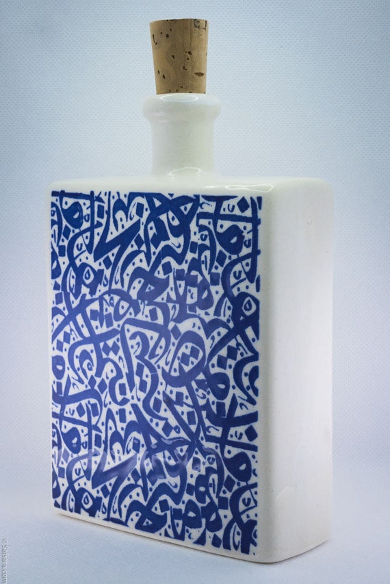 Blue & White Porcelain Tea Caddy - Calligraphy Design Blue & White Porcelain Tea Caddy - Calligraphy Design